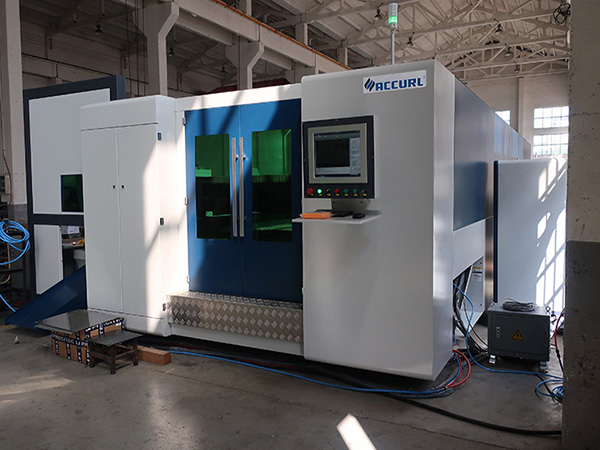 3000W Fiber Laser řezací stroj s dvojitým paletovým měničem